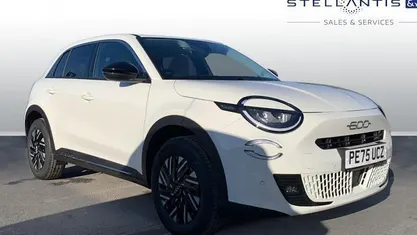 New Fiat 600 La Prima 101 HP (74 kW) 2025 White SUV