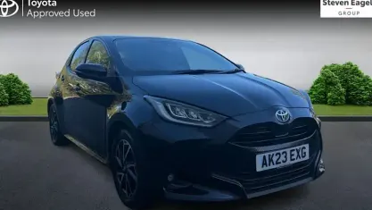 Begagnad Toyota Yaris Hybrid Design 116 HK (85 kW) 2026 Halvkombi