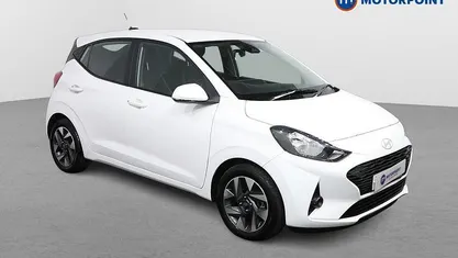 White Used 2024 Hyundai i10 Advanced Hatchback | £15,299 (Fair price)
