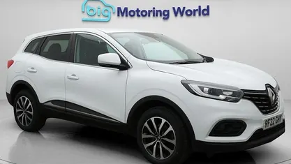 White Used 2022 Renault Kadjar Equilibre SUV | £12,100 (Fair price)