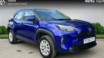 Used Toyota Yaris Cross 116 HP (85 kW) 2024 Blue SUV