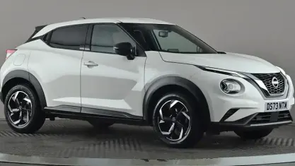 Usado Nissan Juke N-Connecta 114 HP (83 kW) 2023 Branco SUV