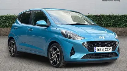 Used Hyundai i10 Premium 84 HP (61 kW) 2023 Hatchback