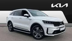 White Used 2024 Kia Sorento Vision SUV | £40,992 (Fair price)