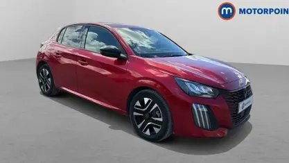 Usado Peugeot 208 Allure 101 CV (74 kW) 2025 Rojo Utilitario