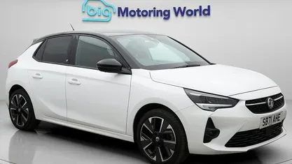 Used Vauxhall Corsa-e SRi 100 kW (136 HP) 2021 White Hatchback