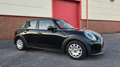 Usado Mini ONE Classic 102 HP (75 kW) 2021 Preto Citadino