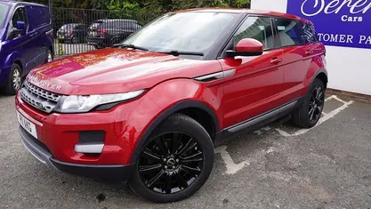 Begagnad Land Rover Range Rover evoque Pure 190 HK (139 kW) 2015 Röd Halvkombi