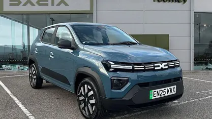 New 2025 Dacia Spring Expression Hatchback | £11,590 (Fair price)