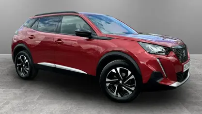 Käytetty Peugeot 2008 Allure+ 131 HP (96 kW) 2023 Katumaasturi