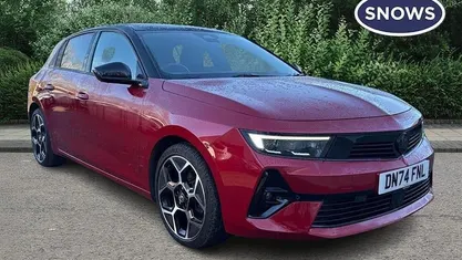 Used Vauxhall Astra Ultimate 131 HP (96 kW) 2024 Red Hatchback