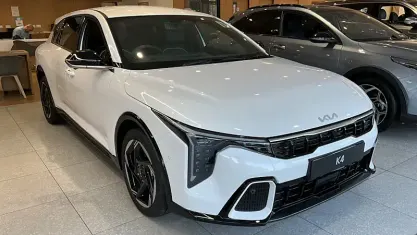 New Kia K4 GT-Line 114 HP (83 kW) 2026 Hatchback