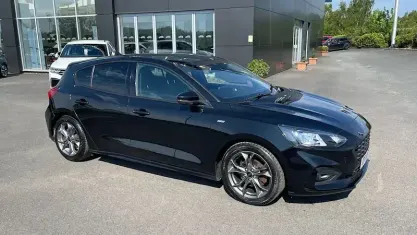 Usado Ford Focus ST-Line 120 HP (88 kW) 2020 Preto Citadino
