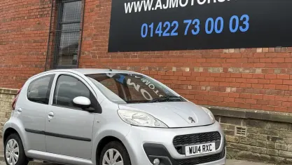 Used Peugeot 107 Active 68 HP (50 kW) 2014 Silver Hatchback