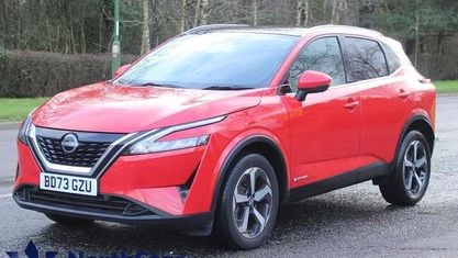Używany Nissan Qashqai N-Connecta 190 KM (139 kW) 2023 Czerwony SUV