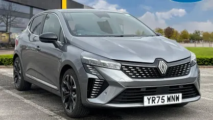 Used Renault Clio Techno 143 HP (105 kW) 2025 Grey  Hatchback