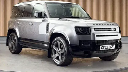 Used Land Rover Defender SE Dynamic 249 HP (183 kW) 2025 SUV