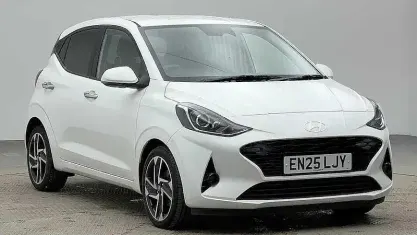 Used Hyundai i10 Premium 79 HP (58 kW) 2025 White Hatchback
