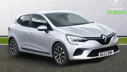 Used Renault Clio Iconic 90 HP (66 kW) 2022 Silver Hatchback