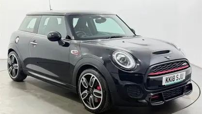 Usado Mini John Cooper Works Hatch 231 CV (169 kW) 2021 Utilitario