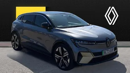 Begagnad Renault Megane E-Tech Iconic 160 kW (218 HK) 2023 Halvkombi