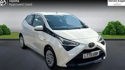 Used Toyota Aygo X-play 72 HP (52 kW) 2021 Hatchback