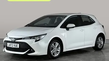 Used Toyota Corolla 140 HP (102 kW) 2022 White Hatchback