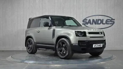 Used Land Rover Defender First Edition 250 HP (183 kW) 2021 Green SUV