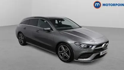Usado Mercedes CLA200 Shooting Brake AMG line 163 CV (119 kW) 2022 Familiar