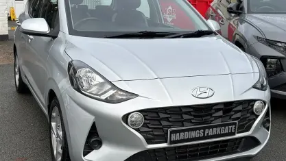 Gebraucht Hyundai i10 SE 67 PS (49 kW) 2022 Silber Kleinwagen