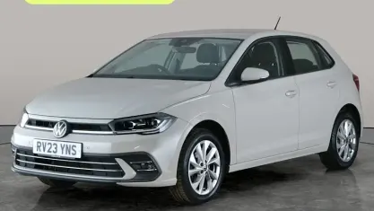 Usado VW Polo Style 95 HP (69 kW) 2023 Cinzento Citadino