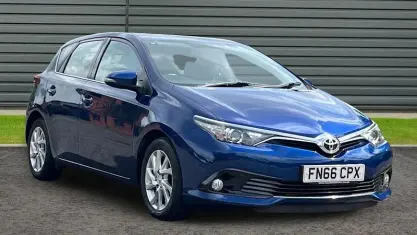 Used Toyota Auris Business Edition 116 HP (85 kW) 2016 Hatchback