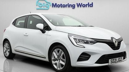Używany Renault Clio V Play 72 KM (52 kW) 2020 Biały Hatchback