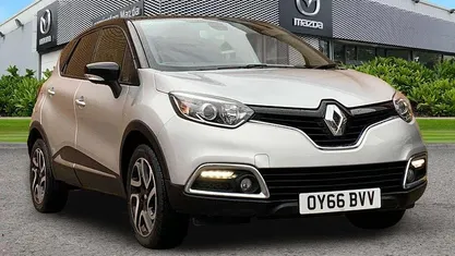 Silver/black Used 2016 Renault Captur Dynamique SUV | £7,790 (Fair price)