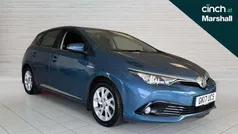Blue Used 2017 Toyota Auris Hybrid Business Edition Hatchback | £11,170 (Fair price)