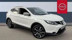 White Used 2017 Nissan Qashqai Tekna SUV | £11,813 (Fair price)