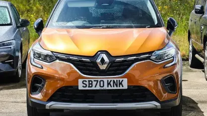 Used Renault Captur Version S 131 HP (96 kW) 2020 Orange/black SUV