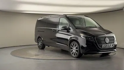 Begagnad Mercedes V220 Premium 163 HK (119 kW) 2025 Minibuss