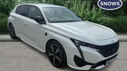 Used Peugeot 308 GTi 131 HP (96 kW) 2023 White Hatchback