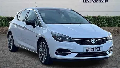 Used Vauxhall Astra Edition 145 HP (106 kW) 2021 Summit white Hatchback
