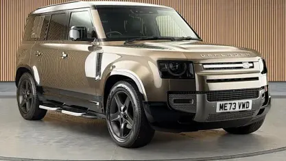 Used Land Rover Defender SE Dynamic 250 HP (183 kW) 2024 Brown SUV