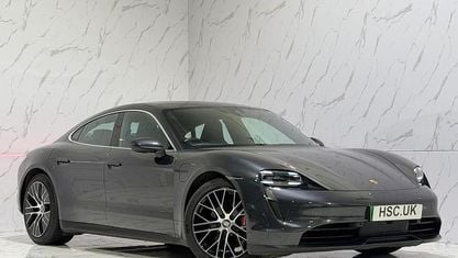 Begagnad Porsche Taycan 389 kW (530 HK) 2023 Sedan