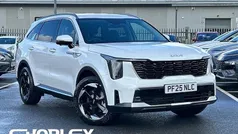 White New 2025 Kia Sorento 2 SUV | £46,560 (Fair price)