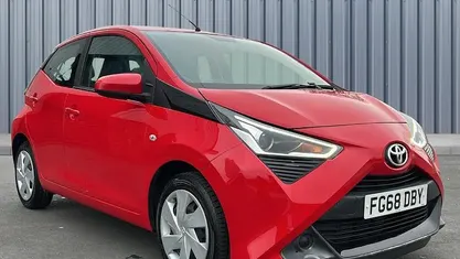 Used Toyota Aygo X-play 72 HP (52 kW) 2020 Hatchback