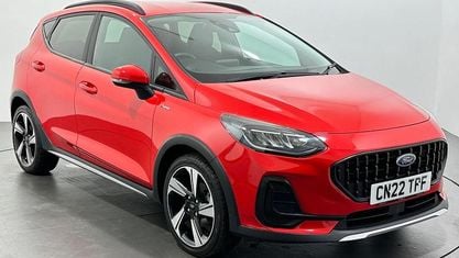 Usado Ford Fiesta Active 125 CV (91 kW) 2022 Rojo Utilitario