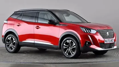 Usado Peugeot 2008 GT 131 HP (96 kW) 2022 Vermelho SUV