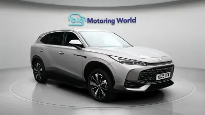 Used MG HS SE 303 HP (222 kW) 2025 Silver SUV