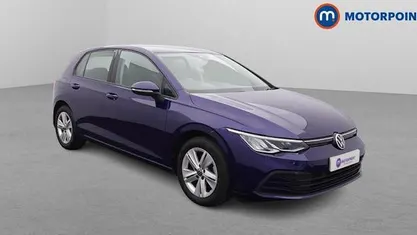 Begagnad VW Golf VIII Life 131 HK (96 kW) 2024 Halvkombi