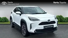 White Used 2022 Toyota Yaris Cross SUV | £23,221 (Fair price)