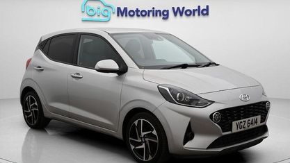 Używany Hyundai i10 Premium 84 KM (61 kW) 2023 Srebrny Hatchback